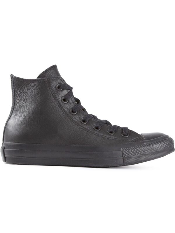 hi-top trainers