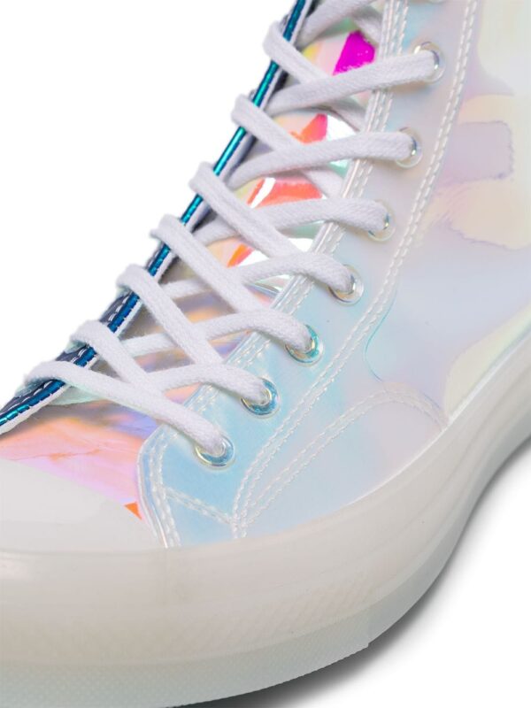 ⁦holographic high-top sneakers⁩ - الصورة ⁦4⁩