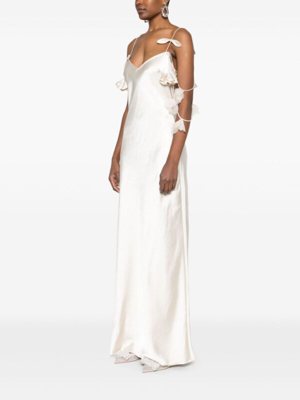 ⁦floral-appliqué satin maxi dress⁩ - الصورة ⁦2⁩