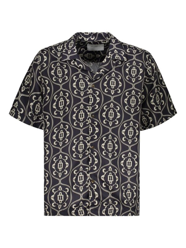 graphic-print shirt