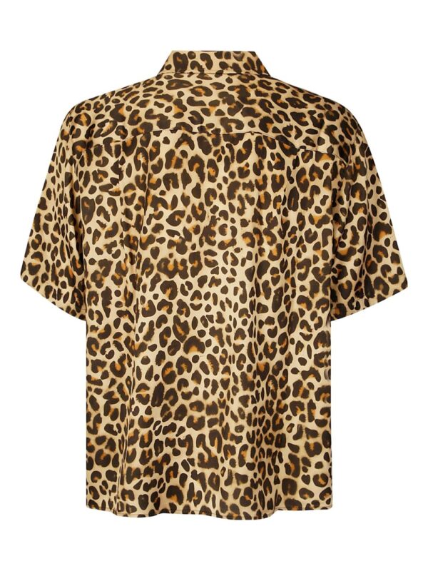 ⁦leopard-print shirt⁩ - الصورة ⁦2⁩