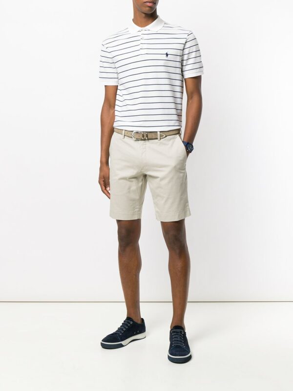⁦classic fit stretch shorts⁩ - الصورة ⁦2⁩